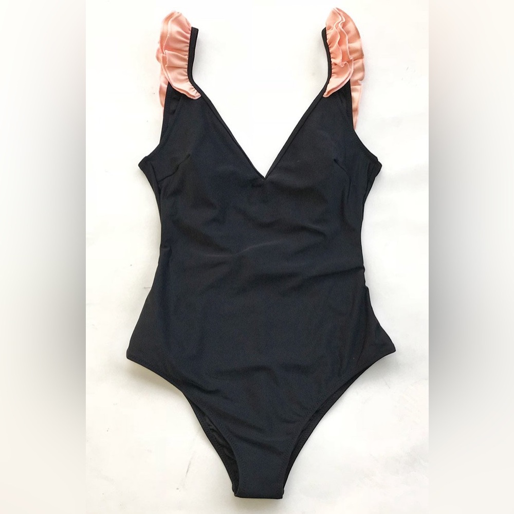 Cupshe Black and Pink Ruffle Swimsuit